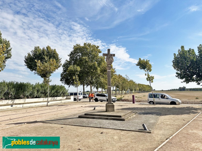 Gimenells i Pla de la Font - Plaça de la Creu