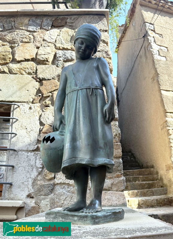 Tossa de Mar - Escultura <i>La nena del càntir</i>