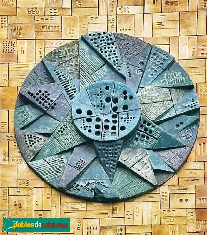 Lloret de Mar - Mosaics a la plaça de l'Església