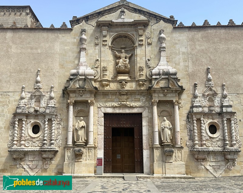 Monestir de Poblet - Façana de l'església (Foto: Albert Esteves, 2025) Monestir de Poblet - Façana de l'església