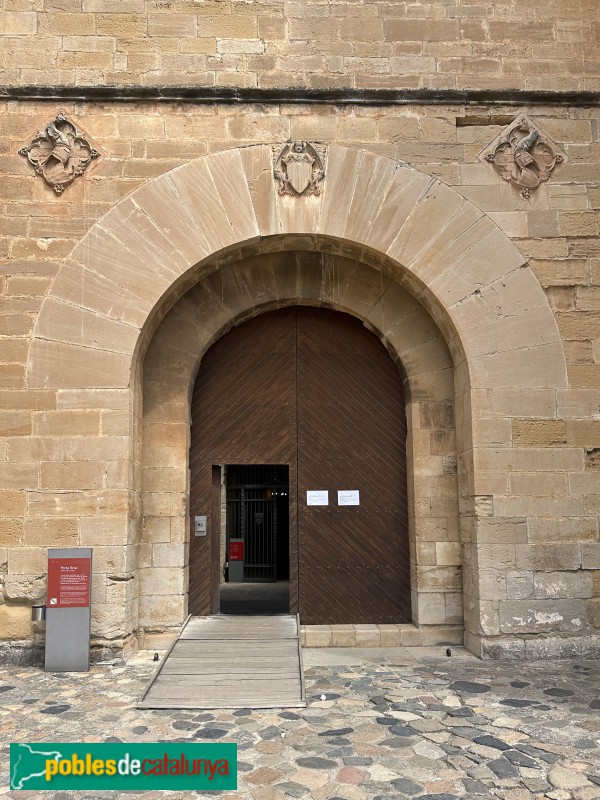 Monestir de Poblet - Porta Reial (Foto: Albert Esteves, 2025) Monestir de Poblet - Porta Reial