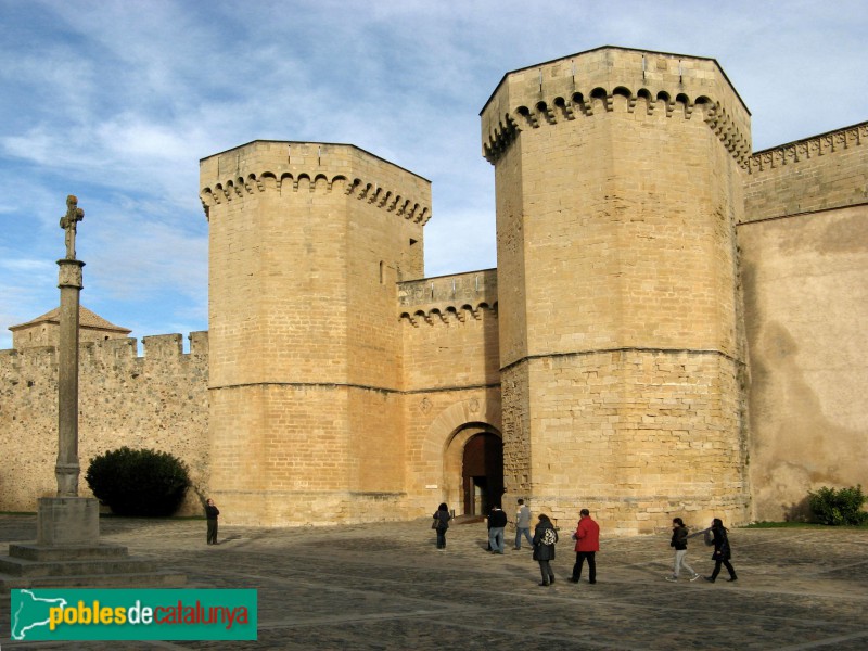 Monestir de Poblet - Porta Reial (Foto: Albert Esteves, 2009) Monestir de Poblet - Porta Reial