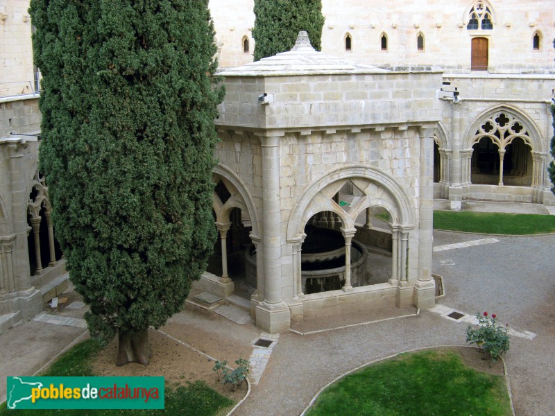 Monestir de Poblet - Brollador (Foto: Albert Esteves, 2009) Monestir de Poblet - Brollador