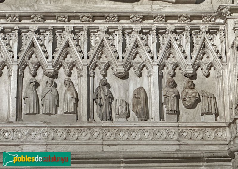 Monestir de Poblet - Sepulcres reials. Detall amb peces originals (Foto: Albert Esteves, 2025) Monestir de Poblet - Sepulcres reials. Detall amb peces originals