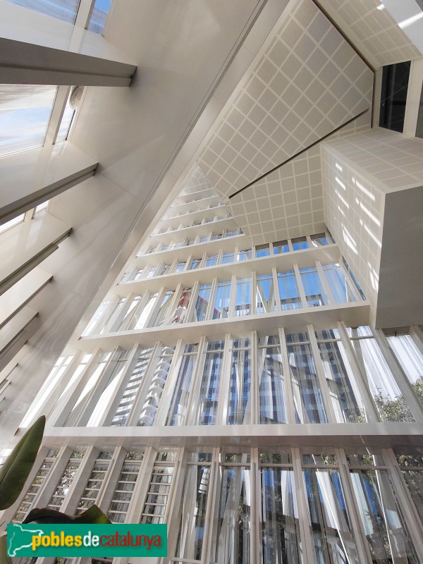 Barcelona - Edifici Diagonal 0-0 (Torre Telefònica) (Foto: Sergi Suárez, 2025) Barcelona - Edifici Diagonal 0-0 (Torre Telefònica)