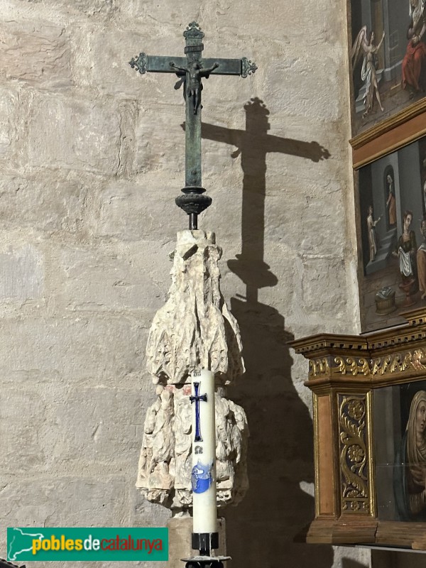 Montblanc - Creu antiga, a l'interior de l'església