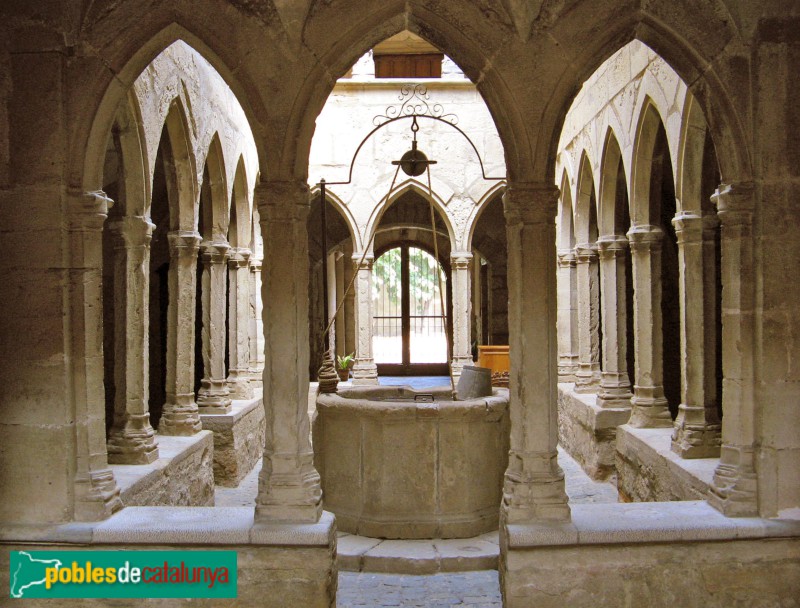 Montblanc - Hospital de Santa Magdalena, claustre