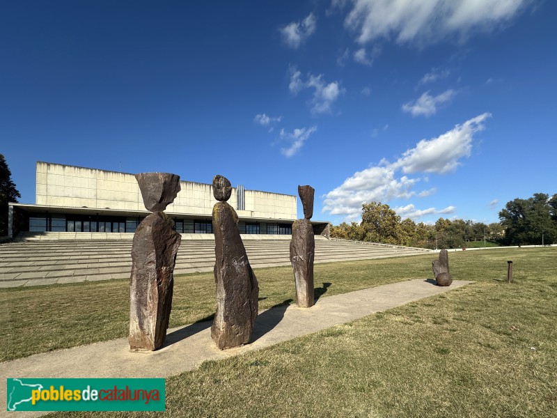 Girona - Escultura <i>La Família</i> (Foto: Albert Esteves, 2025) Girona - Escultura <i>La Família</i>