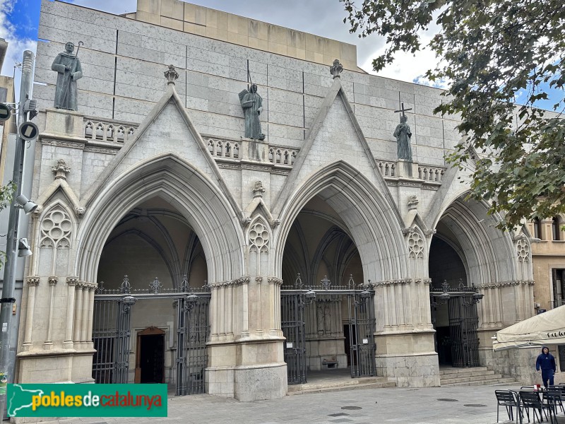 Terrassa - Basílica del Sant Esperit. Portada