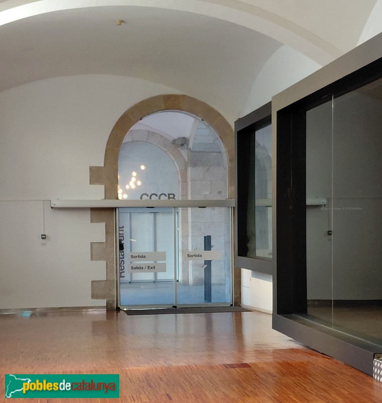 Barcelona - Edifici modern del CCCB