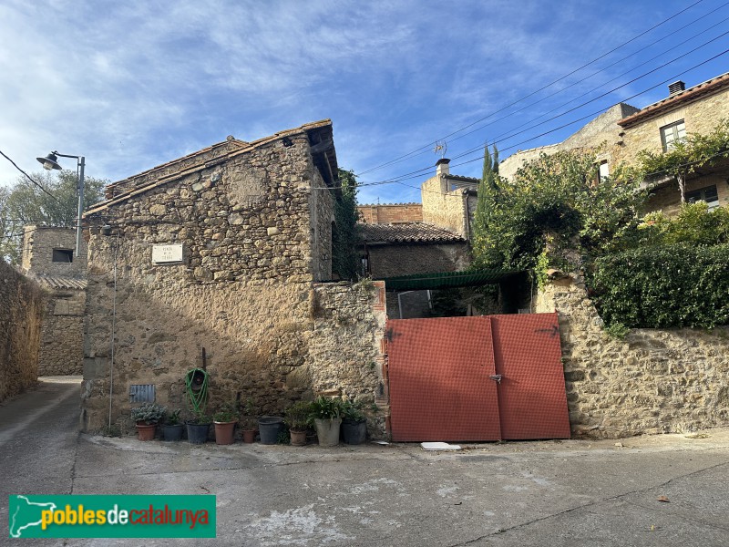 Sant Jordi Desvalls - Sobrànigues. Cal Rei (Foto: Albert Esteves, 2025) Sant Jordi Desvalls - Sobrànigues. Cal Rei