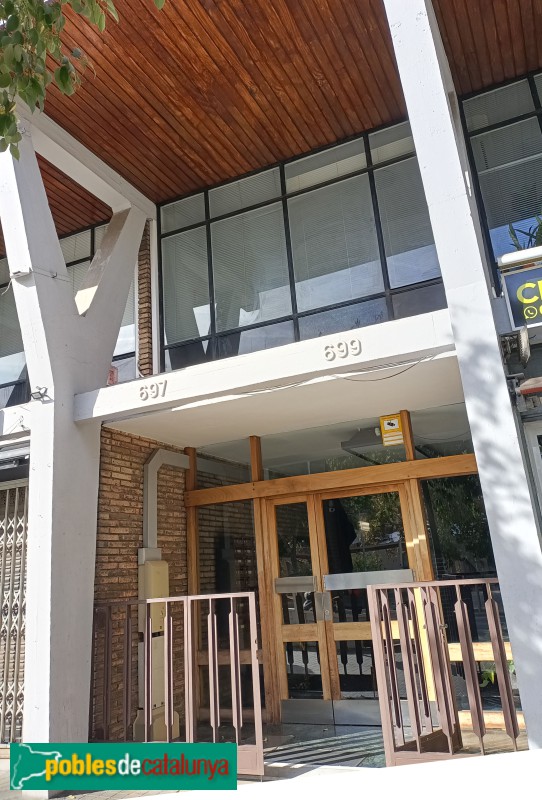 Barcelona - Còrsega, 697