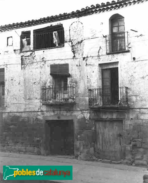 Sarroca de Lleida - Carrer Monsenyor Vilaplana. Cal Pujol abans de la reforma moderna