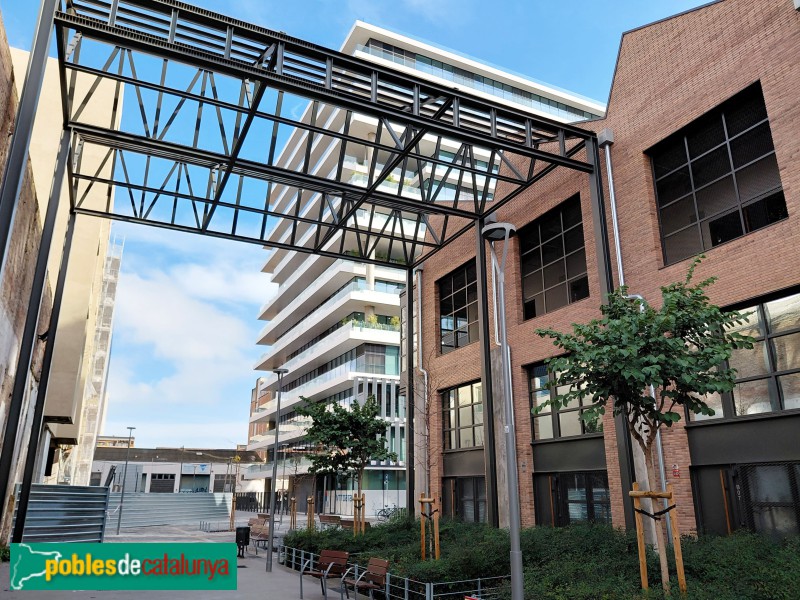 Barcelona - Indústries Deslite. Façana Av. Icària