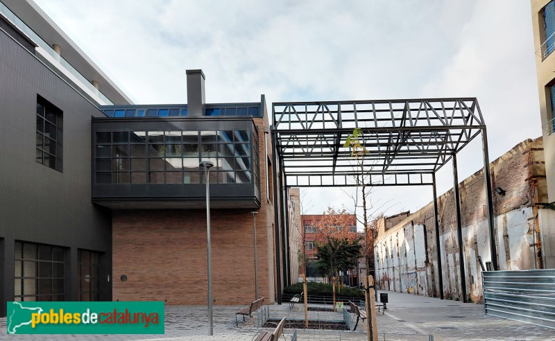 Barcelona - Indústries Deslite. Façana Av. Icària