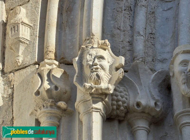 Bordils - Església de Sant Esteve. Portada