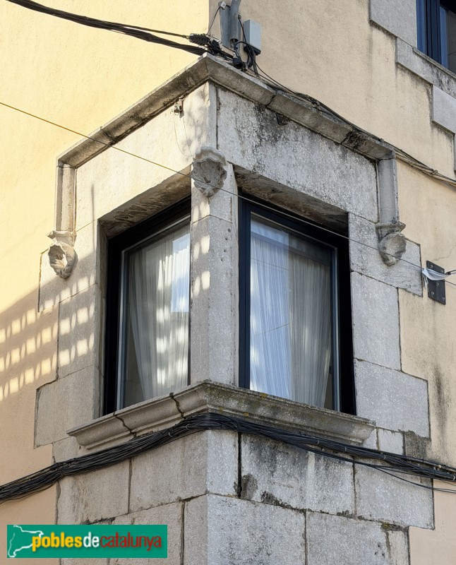 Medinyà - Carrer Pere Roure, 2