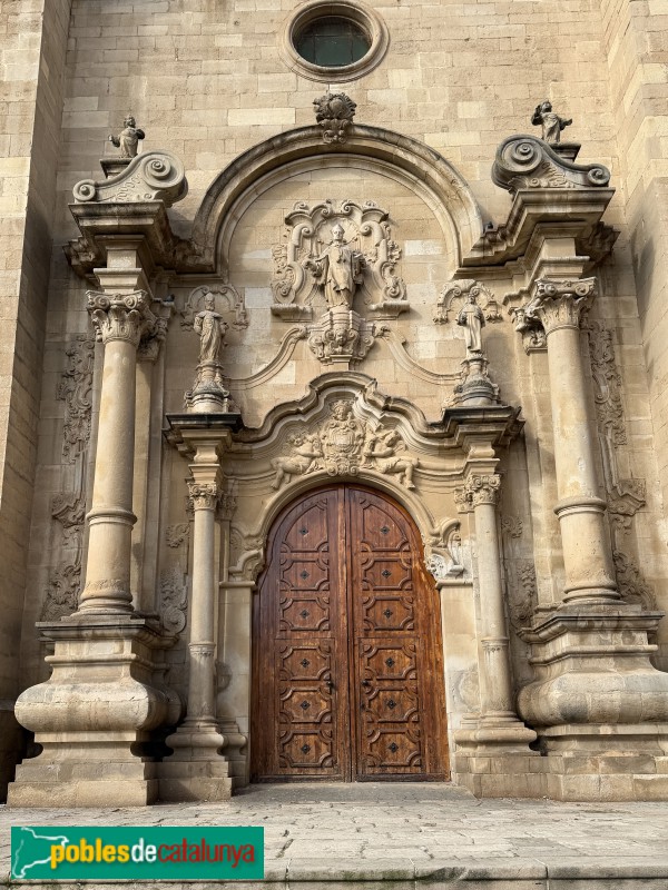 Aitona - Església de Sant Antolí. Portada