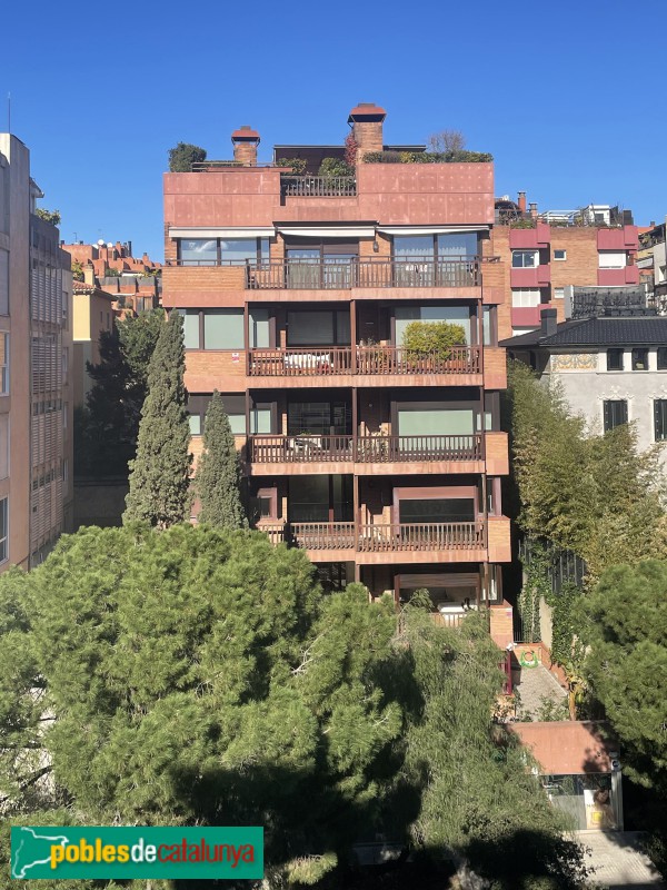 Barcelona - Via Augusta, 242 (Foto: <i>Carlos Fusté</i>, 2026) Barcelona - Via Augusta, 242