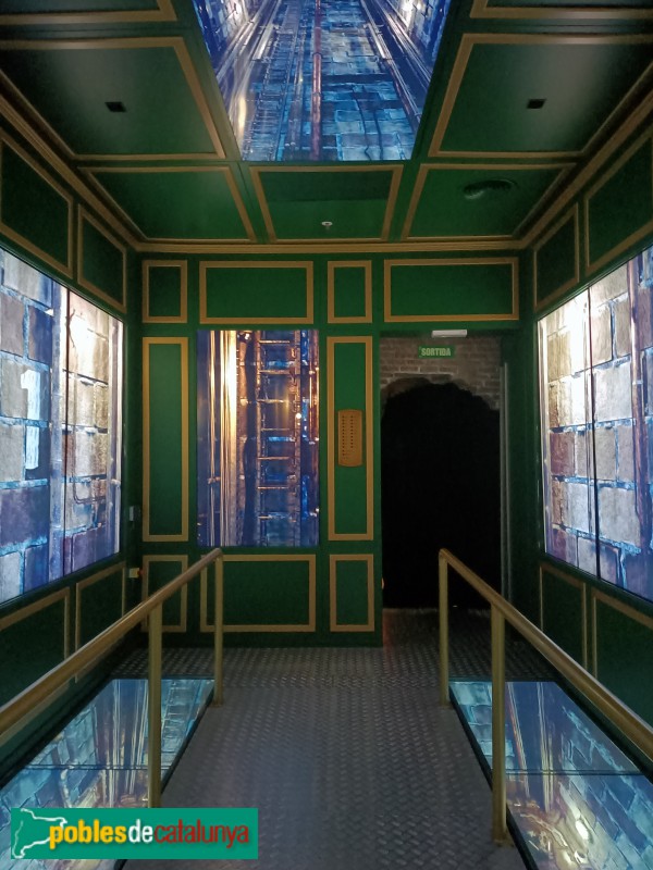 Barcelona - Crèdit i Docks (Museu de Cera)