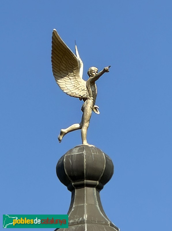 Almenar - Església de Santa Maria. Àngel del campanar