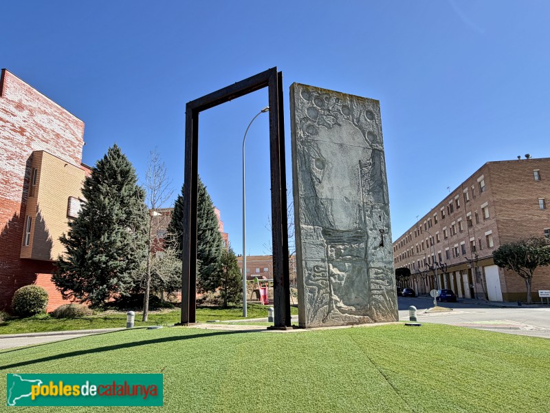 Almacelles - Escultura <i>Porta de Ventafarines</i>