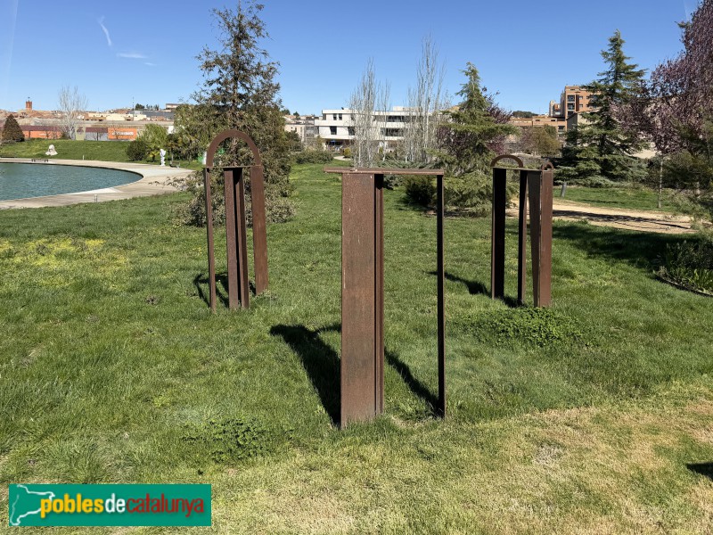 Almacelles - Parc Escultòric ALMA. Taula II, <i>Arc, Sol i Sud</i> (Josep Guinovart)