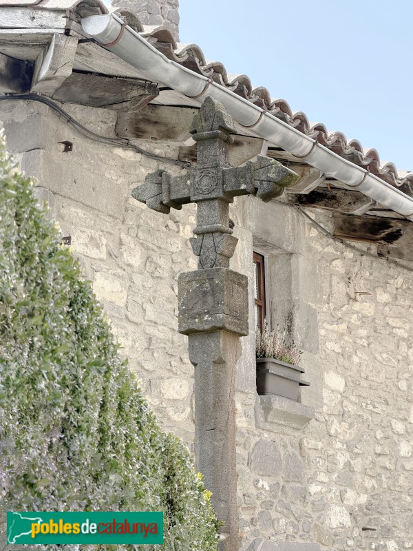 Rupit - Creu del Fossar (Foto: Albert Esteves, 2026) Rupit - Creu del Fossar