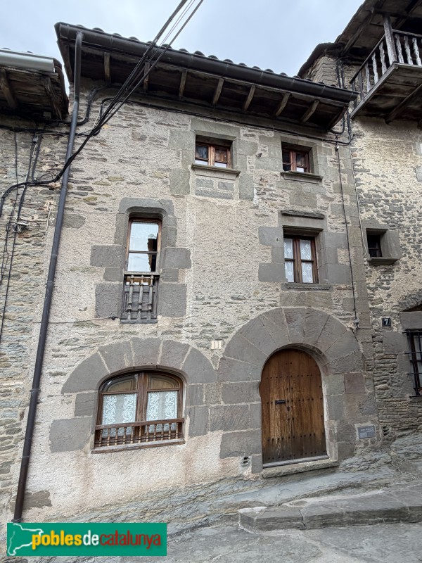 Rupit - Carrer del Fossar, 11 -1686- (Foto: Albert Esteves, 2026) Rupit - Carrer del Fossar, 11 -1686-