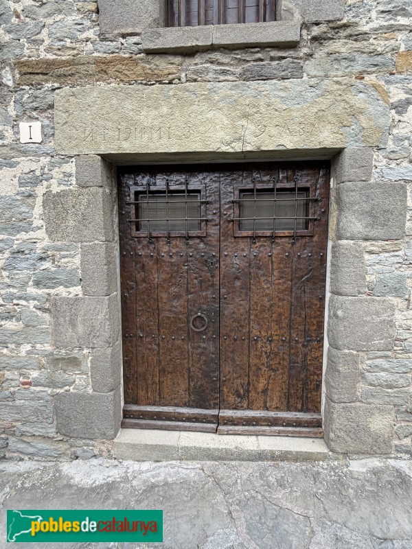 Rupit - Carrer del Coll del Castell (Foto: Albert Esteves, 2026) Rupit - Carrer del Coll del Castell
