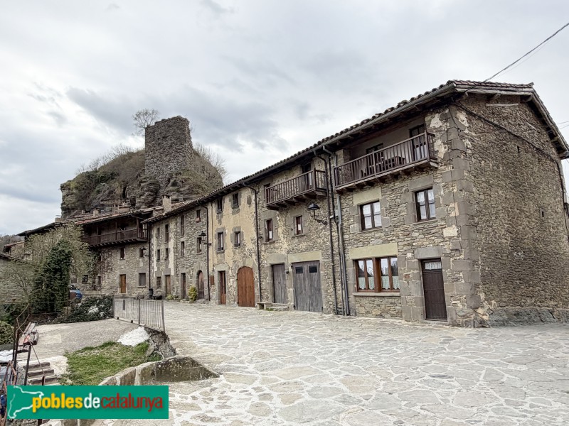 Rupit - Carrer del Coll del Castell (Foto: Albert Esteves, 2026) Rupit - Carrer del Coll del Castell