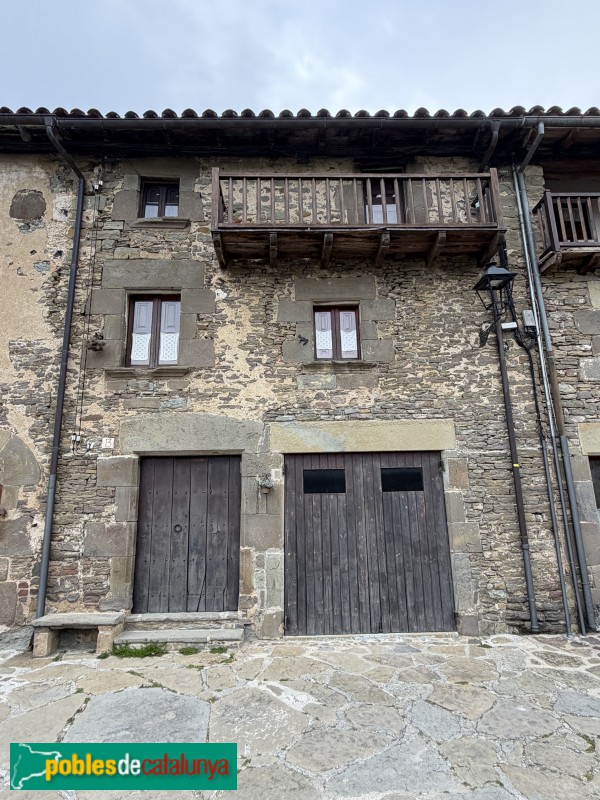 Rupit - Carrer del Coll del Castell (Foto: Albert Esteves, 2026) Rupit - Carrer del Coll del Castell
