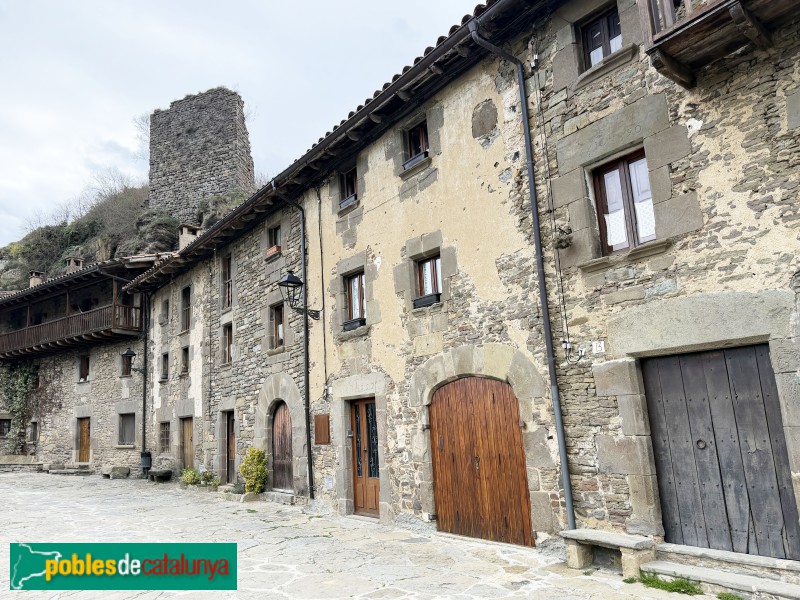 Rupit - Carrer del Coll del Castell (Foto: Albert Esteves, 2026) Rupit - Carrer del Coll del Castell