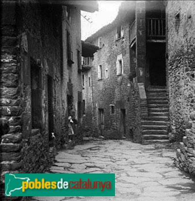 Rupit - Can Banús (Foto: <i>Ferran Damians, -Arxiu Fotogràfic Centre Excursionista de Catalunya</i>, 1932) Rupit - Can Banús