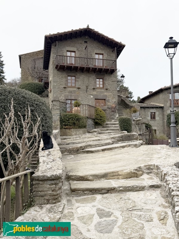 Rupit - Carrer de la Pedrera (Foto: Albert Esteves, 2026) Rupit - Carrer de la Pedrera