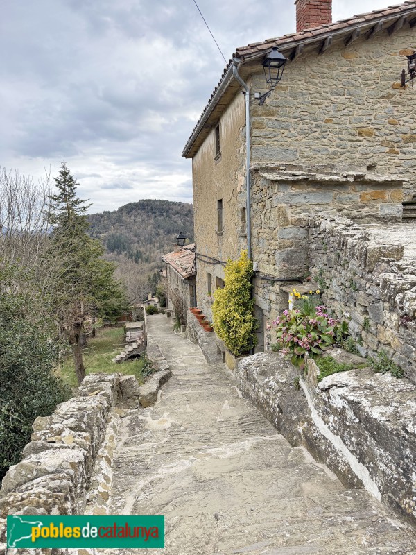 Rupit - Carrer de la Pedrera (Foto: Albert Esteves, 2026) Rupit - Carrer de la Pedrera
