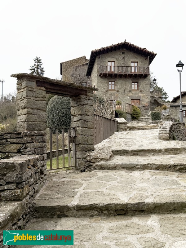 Rupit - Carrer de la Pedrera (Foto: Albert Esteves, 2026) Rupit - Carrer de la Pedrera