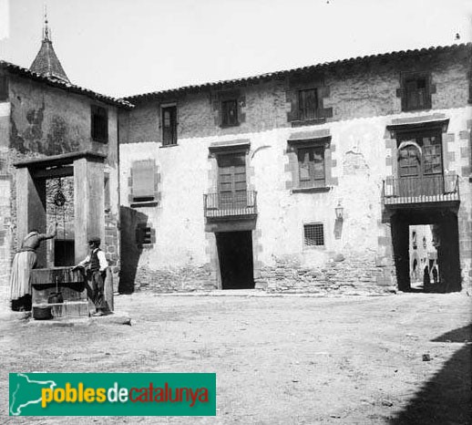 Sant Julià de Vilatorta - Rectoria Vella (Foto: <i>Frederic Bordas -Arxiu Centre Excursionista de Catalunya-</i>, 1890) Sant Julià de Vilatorta - Rectoria Vella