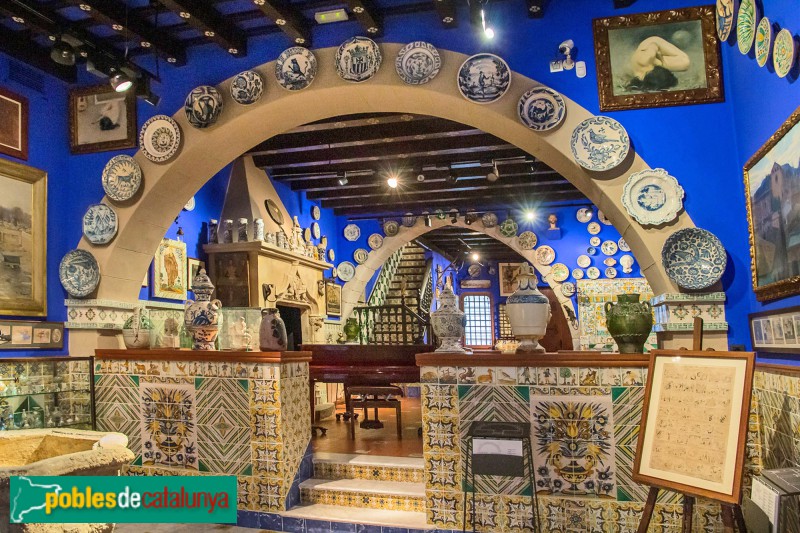Sitges - Museu Cau Ferrat- Sala del Brollador i cuina-menjador (Foto: José Aguado, 2020) Sitges - Museu Cau Ferrat- Sala del Brollador i cuina-menjador