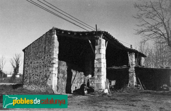 Sant Gregori - La Casassa de Pla d'en Prat. La pallissa (Foto: <i>Ramon Maria Castells i Llavanera -invarquit.cultura.gencat.cat-</i>, 1986) Sant Gregori - La Casassa de Pla d'en Prat. La pallissa