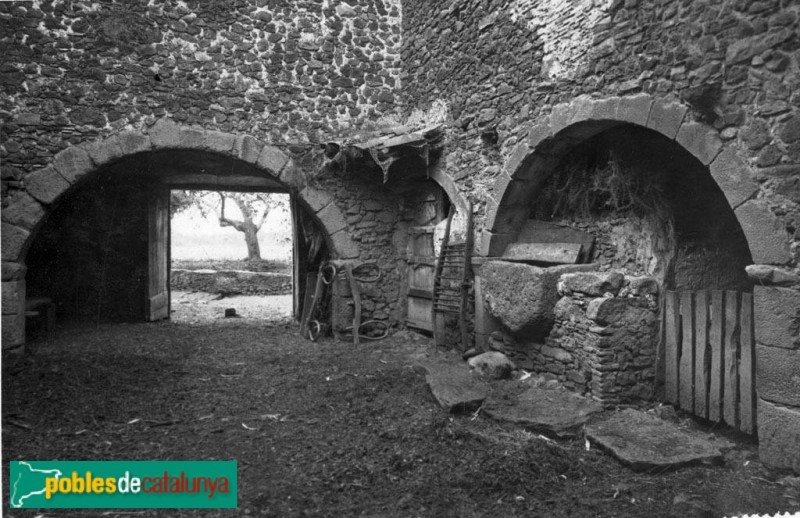 Sant Gregori - Mas Gironès Vell (Foto: <i>Anònima -Arxiu Fotogràfic Centre Excursionista de Catalunya</i>, 1890-1936) Sant Gregori - Mas Gironès Vell