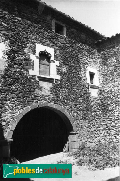 Sant Gregori - Mas Gironès Vell (Foto: <i>Ramon Maria Castells i Llavanera -invarquit.cultura.gencat.cat-</i>, 1986) Sant Gregori - Mas Gironès Vell