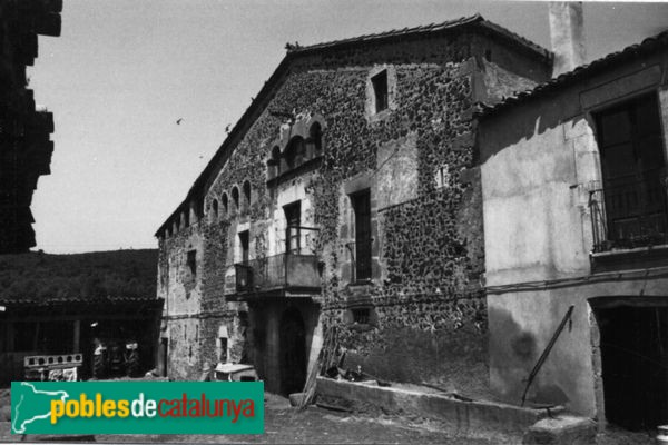 Sant Gregori - Can Cademont (Foto: <i>Ramon Maria Castells i Llavanera -invarquit.cultura.gencat.cat-</i>, 1986) Sant Gregori - Can Cademont