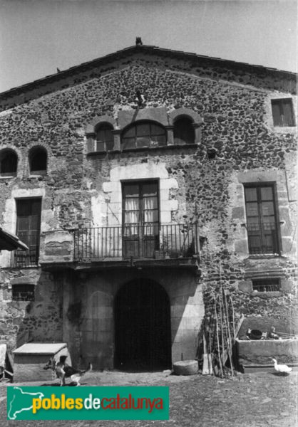 Sant Gregori - Can Cademont (Foto: <i>Ramon Maria Castells i Llavanera -invarquit.cultura.gencat.cat-</i>, 1986) Sant Gregori - Can Cademont