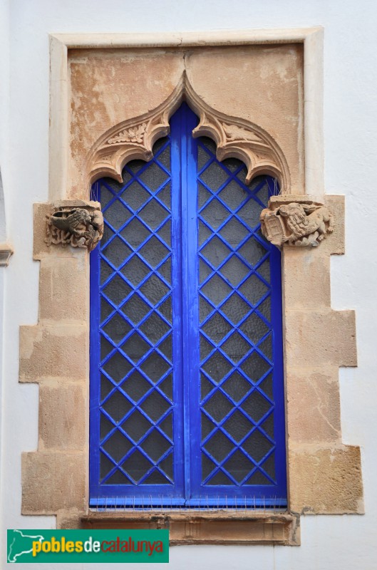 Sitges - Palau Maricel de Terra. Finestra procedent del castell de Terrassa
