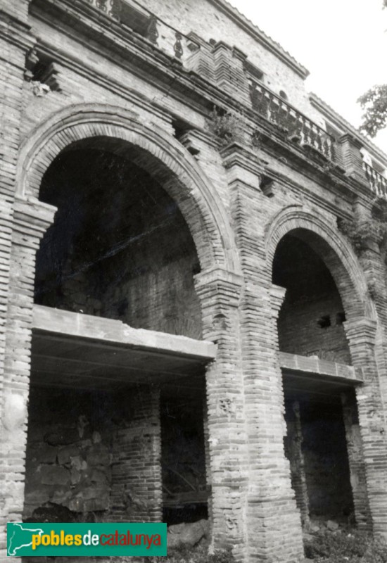 Sant Martí de Llémena - Can Nerós (Foto: <i>Miquel Ferrer -calaix.gencat.cat-</i>, 1990) Sant Martí de Llémena - Can Nerós