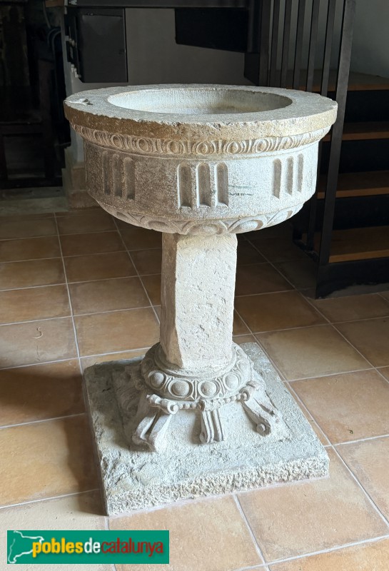Balenyà - Santuari de la M.D. de l'Ajuda. Pica baptismal (segle XVII) (Foto: Albert Esteves, 2026) Balenyà - Santuari de la M.D. de l'Ajuda. Pica baptismal (segle XVII)