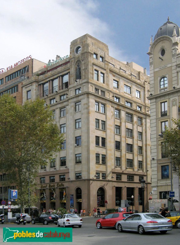 Barcelona - Plaça Catalunya, 21 (Foto: Albert Esteves, 2007) Barcelona - Plaça Catalunya, 21