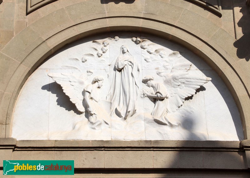 Manlleu - Església de Santa Maria. Relleu de l'Assumpció de Maria -Josep Llimona, 1918-