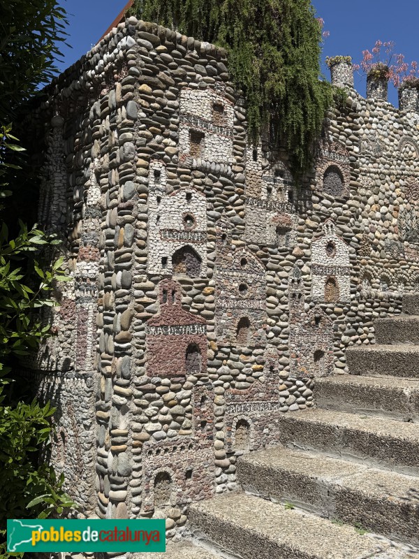 Manlleu - Conjunt ornamental de Puig-agut
